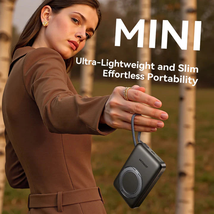 Joyroom JR-PBM02 3-in-1 Magnetic Wireless Power Bank - 10000mAh - 22.5W Fast Charging - Built-in Cables - Foldable Kickstand - Digital Display