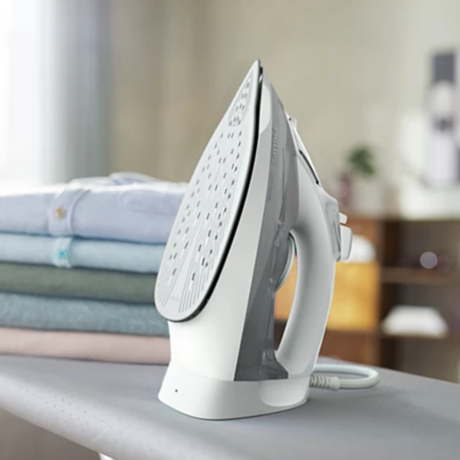 Philips 5000 Series Steam Iron - 2400W, 40g/min Continuous Steam, 160g Steam Boost, SteamGlide Plus Soleplate - DST5010/16